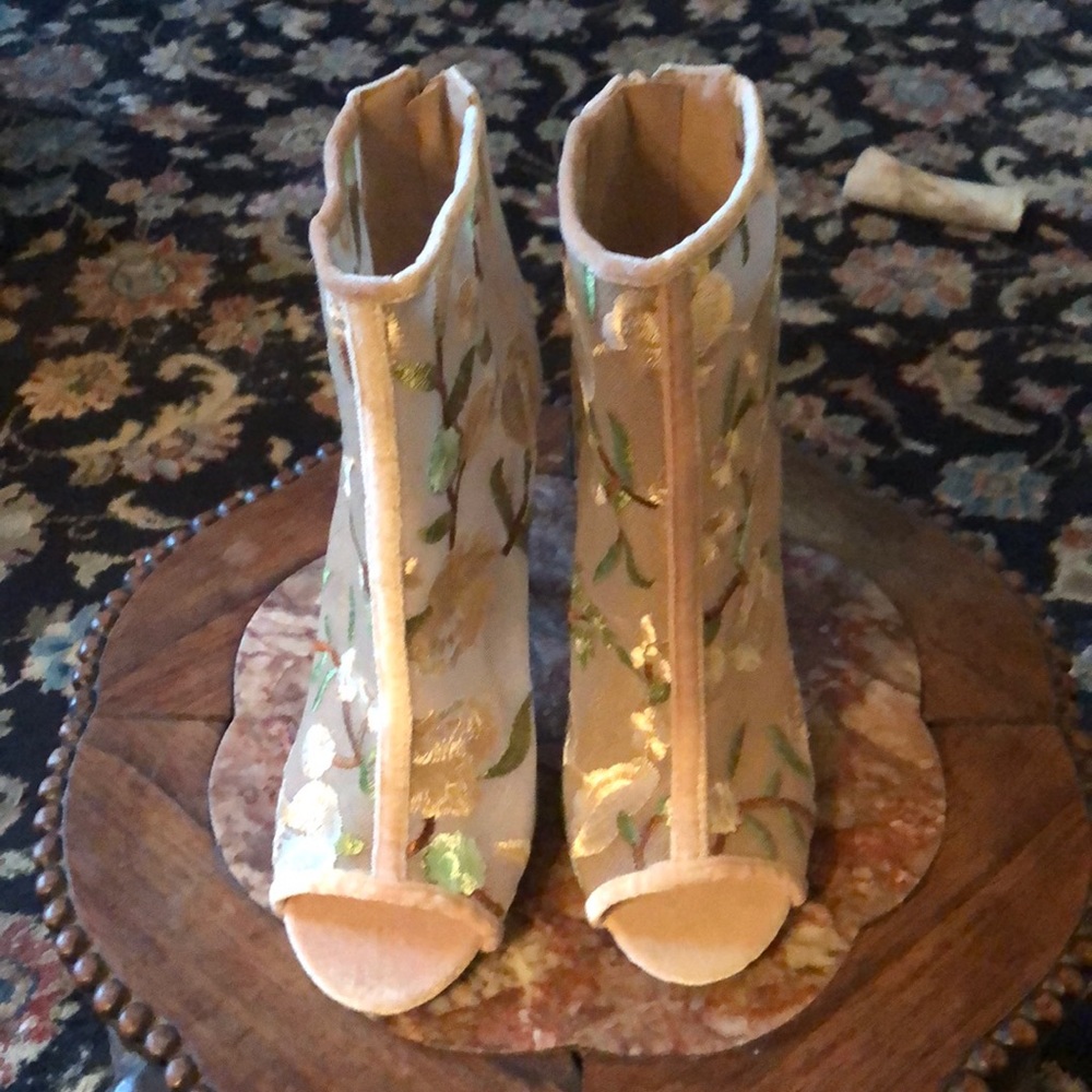 Ladies ankle boots open toe 8 1/2